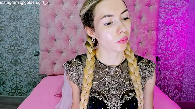 Akilla Queen online show from October 2025 02:01:02 AM