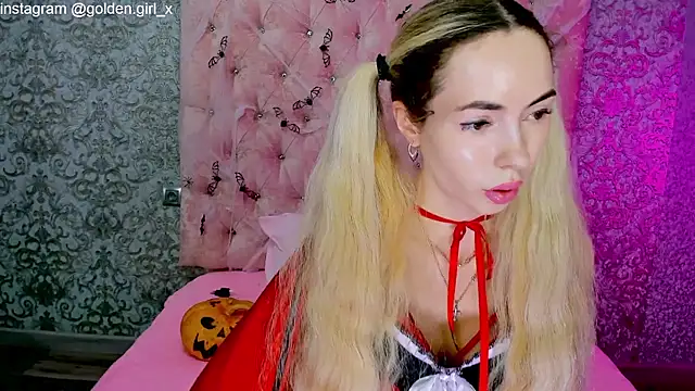 Akilla Queen online show from November 2025 02:02:02 AM