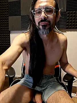 Snapshot of Youreherewithme chatting on April 2026 11:05:02 PM Youreherewithme online show from April 2026 11:05:02 PM