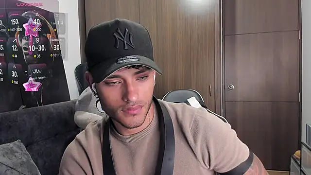 Alessandro Vanni online show from November 2025 02:22:02 AM