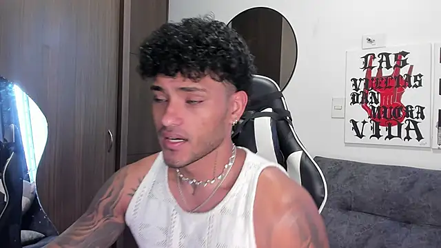 Alessandro Vanni online show from December 2025 12:32:01 PM