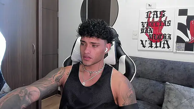 Alessandro Vanni online show from December 2025 03:42:01 PM