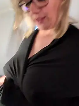 Canadian BBW online show from May 2026 09:33:01 PM