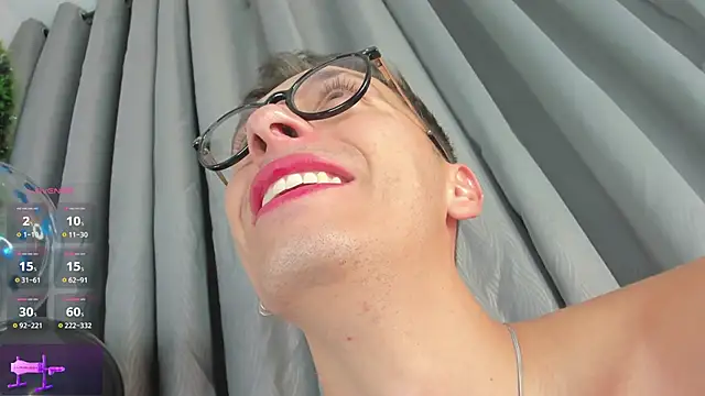 Thiago jones online show from December 2025 01:13:01 AM