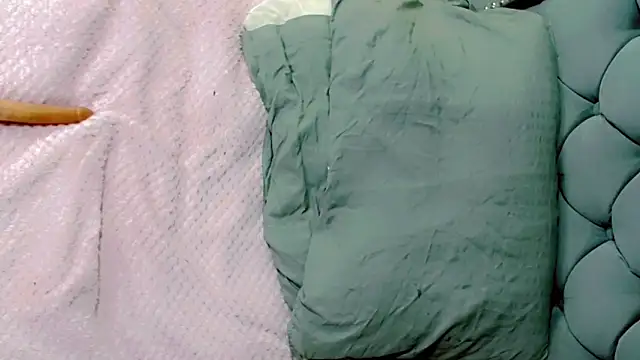 Imannejulienne online show from March 2026 03:30:01 AM