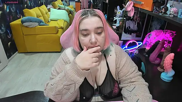 Snapshot of Softie_Sofy chatting on May 2026 02:40:02 AM Softie Sofy online show from May 2026 02:40:02 AM
