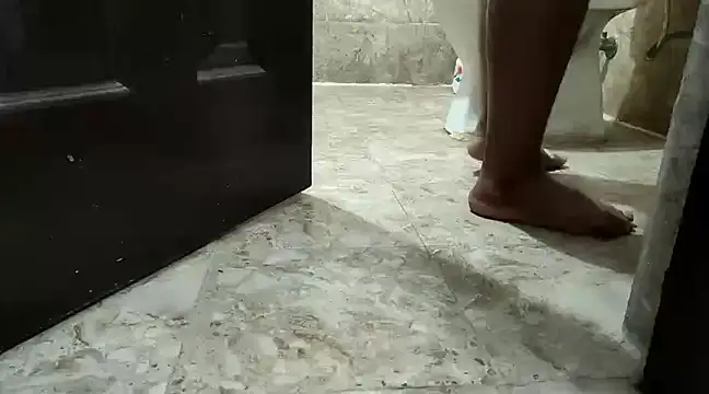 tusharvats60 online show from December 2024 04:33:01 AM