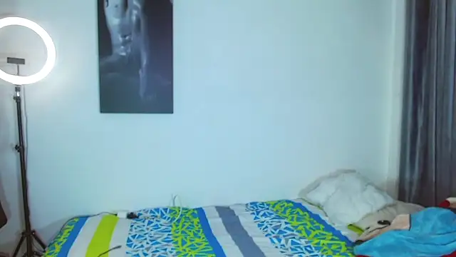 Kenisha Sweet online show from December 2025 12:30:01 AM