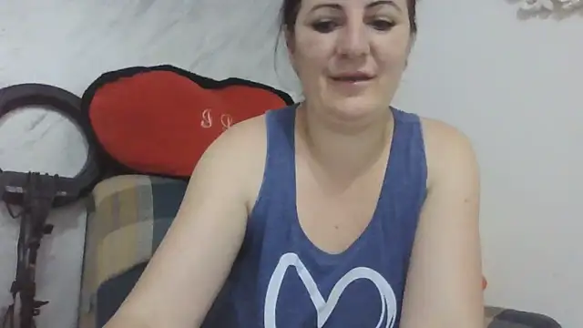 Snapshot of Naughtyredd chatting on June 2026 05:27:02 PM Naughtyredd online show from June 2026 05:27:02 PM