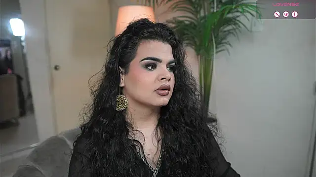 Snapshot of artechloe chatting on September 2025 11:32:02 PM artechloe online show from September 2025 11:32:02 PM