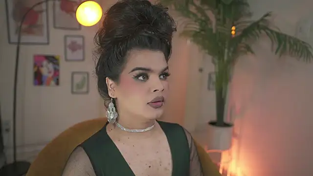 Snapshot of artechloe chatting on November 2025 05:13:02 PM artechloe online show from November 2025 05:13:02 PM