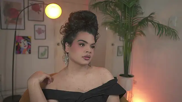 Snapshot of artechloe chatting on November 2025 05:46:02 PM artechloe online show from November 2025 05:46:02 PM