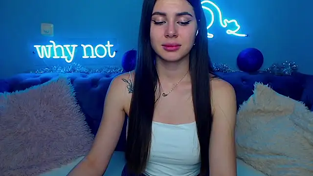Snapshot of ViollinaLove chatting on January 2025 05:51:01 PM ViollinaLove online show from January 2025 05:51:01 PM