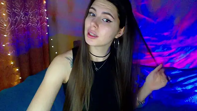 Snapshot of ViollinaLove chatting on January 2025 11:58:02 PM ViollinaLove online show from January 2025 11:58:02 PM