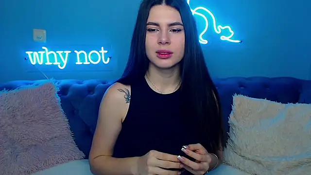 Snapshot of ViollinaLove chatting on January 2025 05:42:02 AM ViollinaLove online show from January 2025 05:42:02 AM