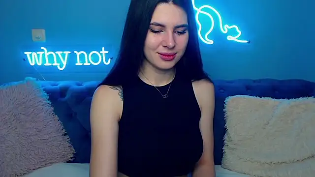 Snapshot of ViollinaLove chatting on February 2025 05:39:01 AM ViollinaLove online show from February 2025 05:39:01 AM