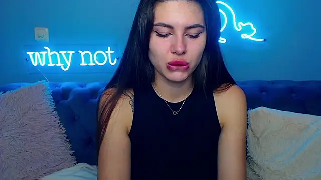 Snapshot of ViollinaLove chatting on September 2025 04:56:01 AM ViollinaLove online show from September 2025 04:56:01 AM