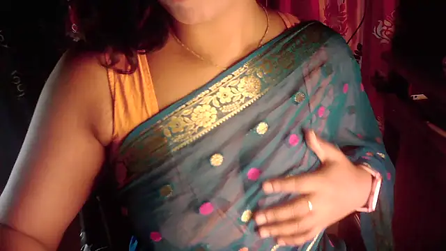 Snapshot of banglarani880 chatting on March 2025 04:45:02 PM banglarani880 online show from March 2025 04:45:02 PM