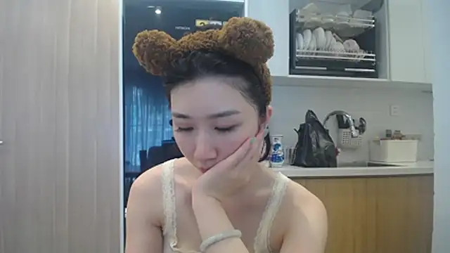 Snapshot of Asiagirll chatting on June 2026 06:52:02 AM Asiagirll online show from June 2026 06:52:02 AM