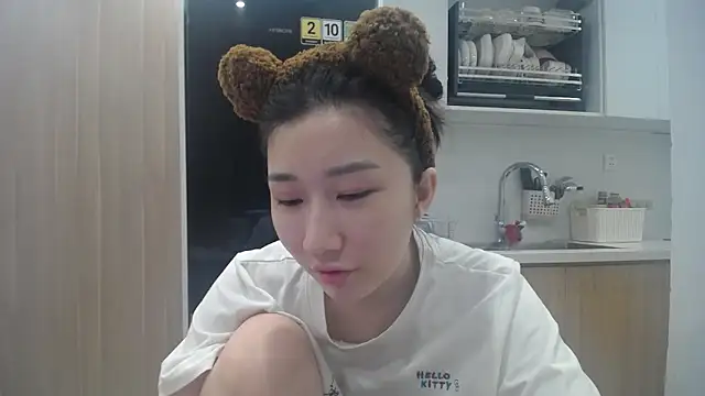 Snapshot of Asiagirll chatting on June 2026 03:14:02 PM Asiagirll online show from June 2026 03:14:02 PM