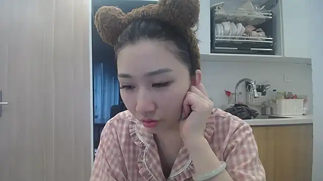 Snapshot of Asiagirll chatting on June 2026 01:18:02 AM Asiagirll online show from June 2026 01:18:02 AM