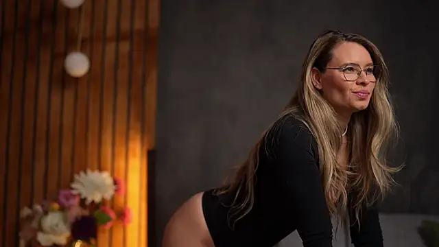 Snapshot of BrandyWhite chatting on February 2026 05:35:01 AM BrandyWhite online show from February 2026 05:35:01 AM