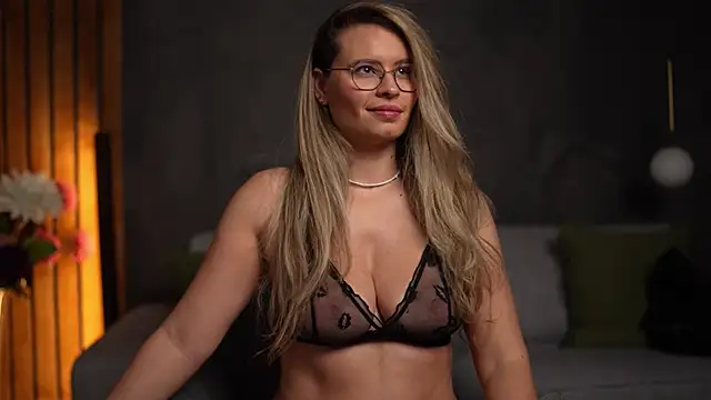 Snapshot of BrandyWhite chatting on February 2026 05:23:01 AM BrandyWhite online show from February 2026 05:23:01 AM