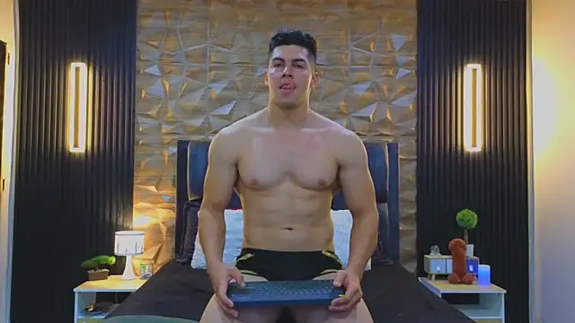 FelipeAndMarcello3 online show from January 2025 10:01:01 PM