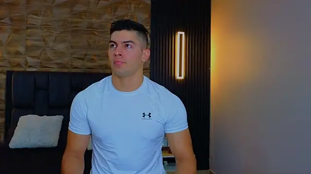 FelipeAndMarcello3 online show from February 2025 07:38:01 PM