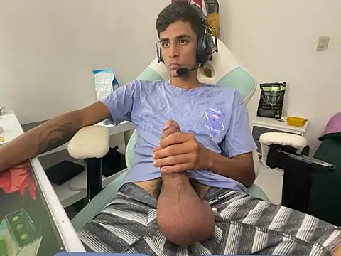 Max TheHorseDick online show from December 2024 03:56:02 AM