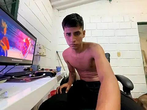 Max TheHorseDick online show from October 2025 02:42:02 AM