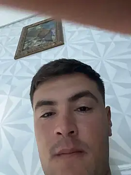 urielpereira online show from April 2026 08:06:02 PM