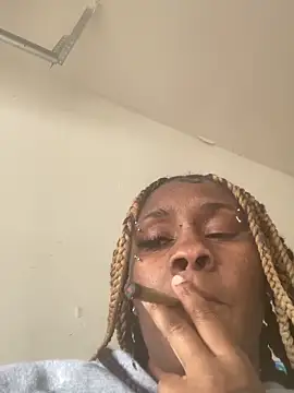 Snapshot of Foreignthababyy chatting on December 2025 03:43:01 PM Foreignthababyy online show from December 2025 03:43:01 PM