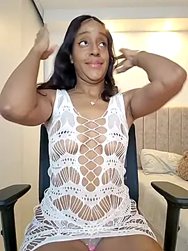 Snapshot of Maya_Lewis chatting on July 2026 11:22:01 PM Maya Lewis online show from July 2026 11:22:01 PM