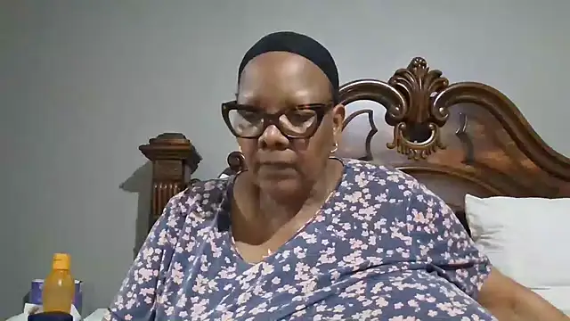 SEXYBOOBSNASS online show from October 2025 06:18:02 PM