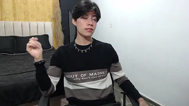 Elio-cam online show from December 2024 08:11:01 AM