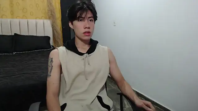 Elio-cam online show from December 2024 08:47:01 AM