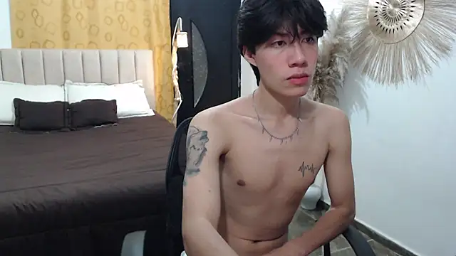 Elio-cam online show from November 2025 05:07:01 AM