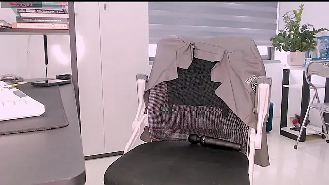 Shyn   online show from March 2026 05:02:01 AM