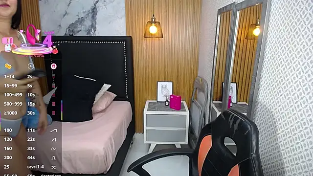 BIANCAROY1 online show from October 2025 07:10:02 PM