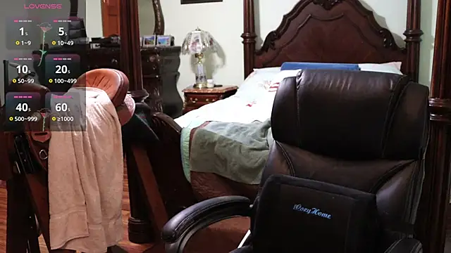 Snapshot of thornburyrose chatting on December 2024 01:56:02 AM thornburyrose online show from December 2024 01:56:02 AM