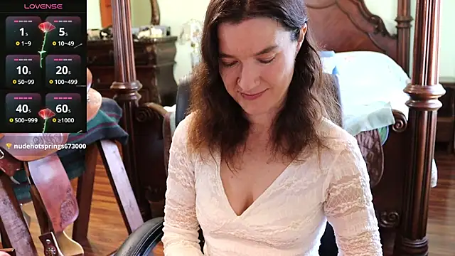 Snapshot of thornburyrose chatting on February 2025 06:03:01 PM thornburyrose online show from February 2025 06:03:01 PM