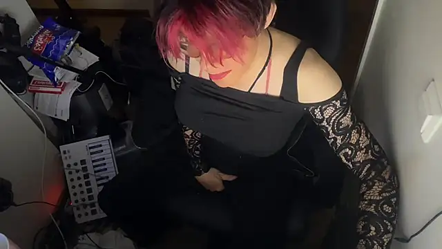 Snapshot of ecd011 chatting on September 2025 01:00:01 AM ecd011 online show from September 2025 01:00:01 AM