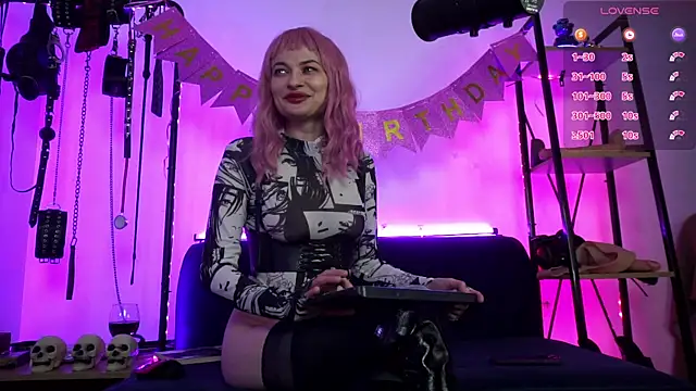 CyberXGoddess online show from April 2026 10:32:01 PM
