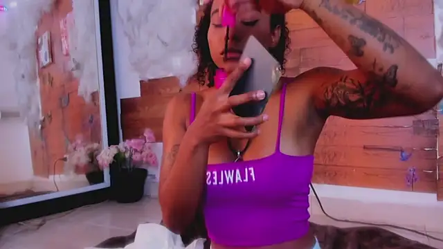 kelly thomson online show from February 2025 03:32:02 PM