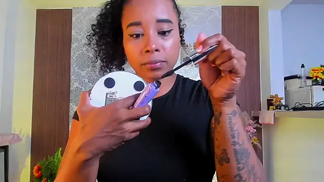 kelly thomson online show from November 2025 10:54:02 PM