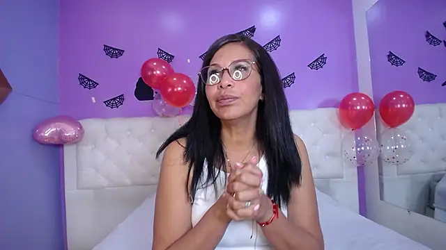 Shanon mature online show from February 2025 10:25:01 PM