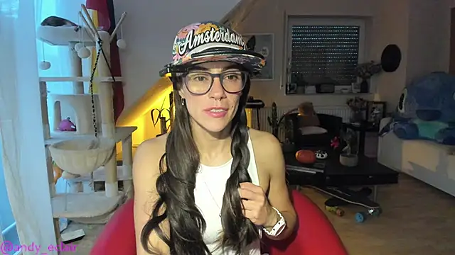 tinny williams online show from October 2025 05:38:02 AM