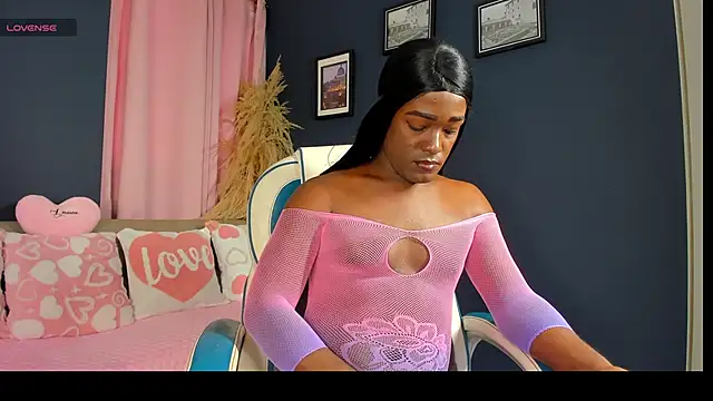 Snapshot of SammyGirlTS chatting on June 2026 12:17:01 PM SammyGirlTS online show from June 2026 12:17:01 PM