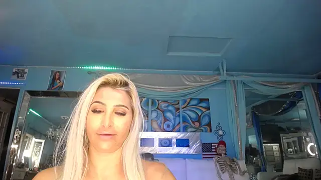 Snapshot of ADRIANNA_FOX chatting on February 2025 03:46:02 AM ADRIANNA FOX online show from February 2025 03:46:02 AM